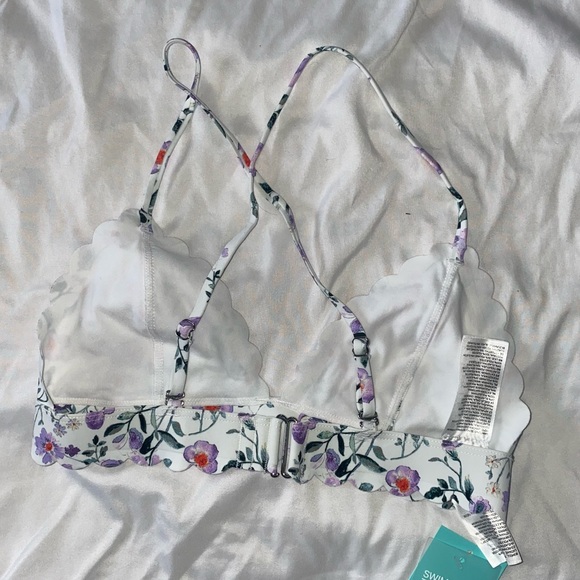 H&M Scalloped Triangle Bikini Top - Picture 2 of 4
